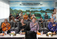 BPK Papua Barat Serahkan LHP Kepatuhan Pengelolaan Belanja Pilkada Serentak Tahun 2024 Pada KPU Provinsi Papua Barat dan KPU Kabupaten Manokwari